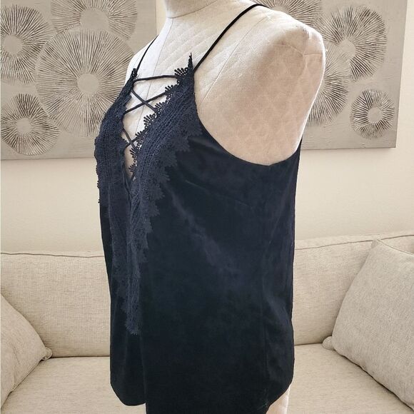 Wayf Poise Velvet Strappy Camisole -  size Medium in Black. - Picture 7 of 14
